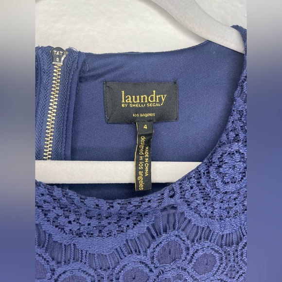 Laundry by Shelli Segal Navy Lace Sheath Dress | Size 4 - Picture 3 of 5